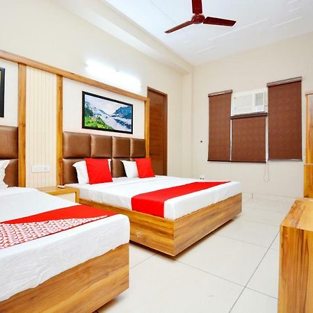 Oyo 40699 Grand Sokhi Tarn Taran Exterior foto