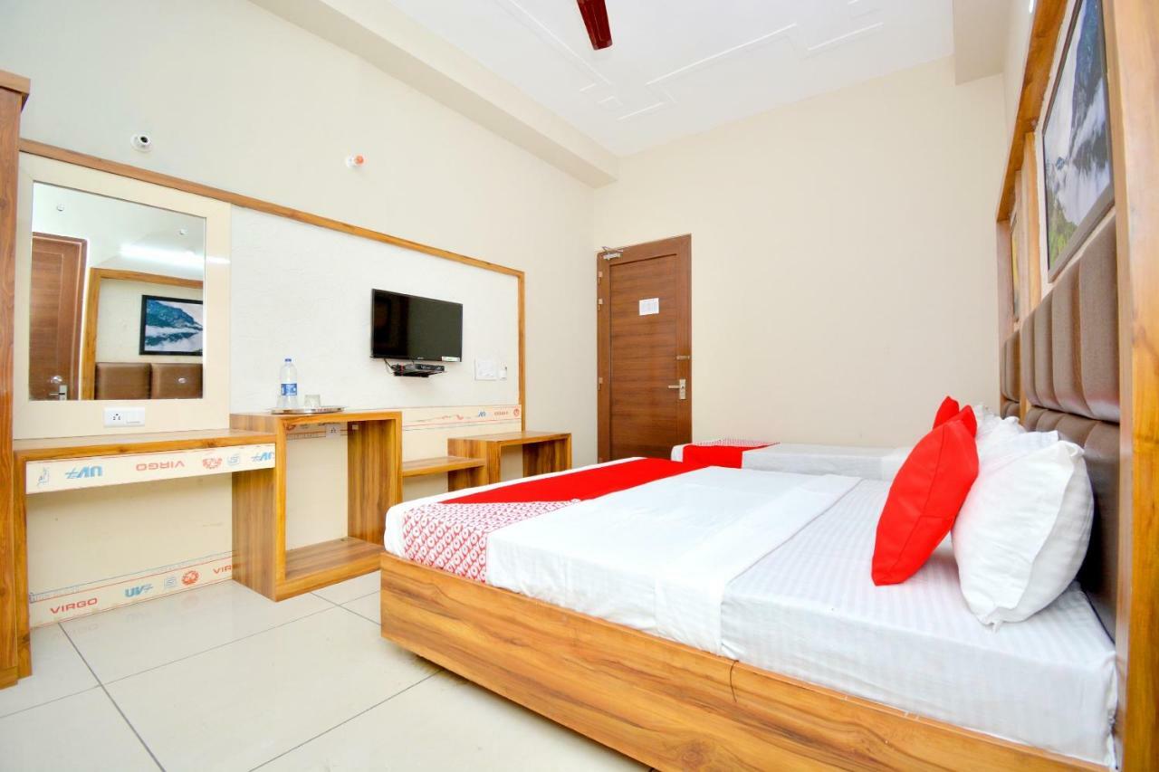 Oyo 40699 Grand Sokhi Tarn Taran Exterior foto