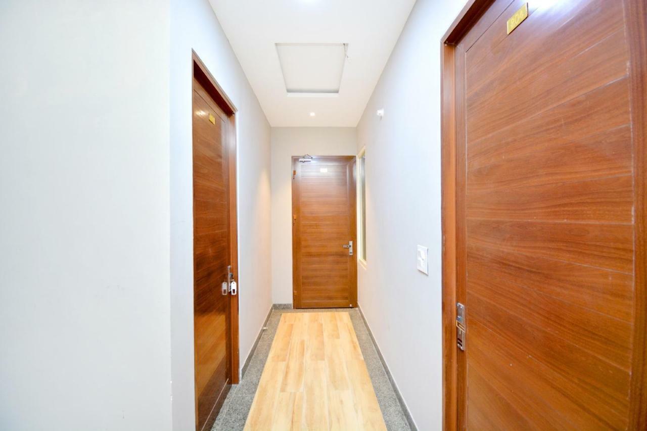 Oyo 40699 Grand Sokhi Tarn Taran Exterior foto