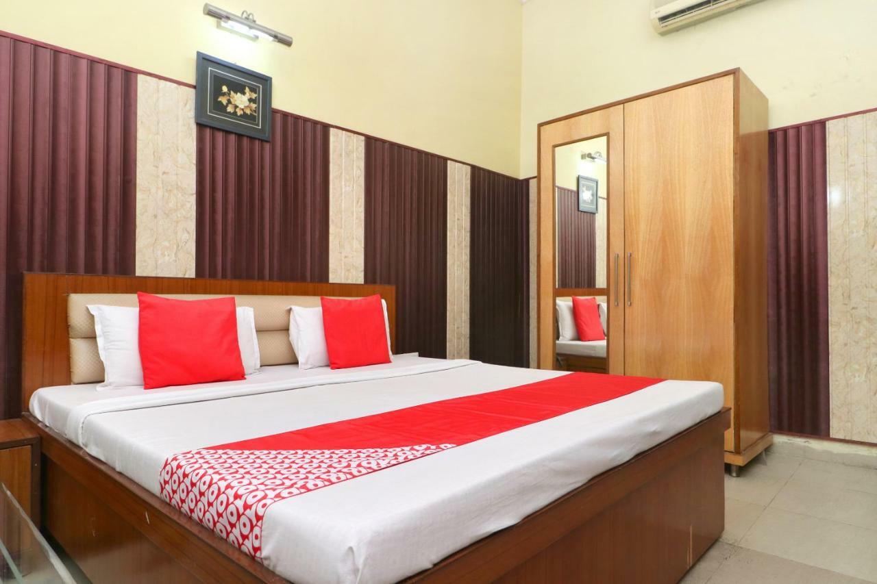 Oyo 40699 Grand Sokhi Tarn Taran Exterior foto